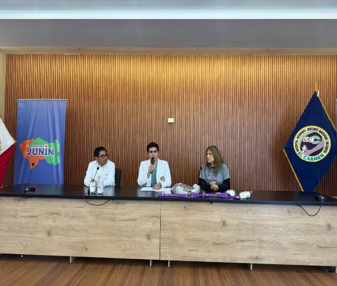 Equipo del Hospital El Carmen en la apertura de la clínica de pie bot, Huancayo